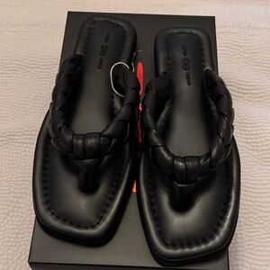 New in box 181 Black Braided Sandals